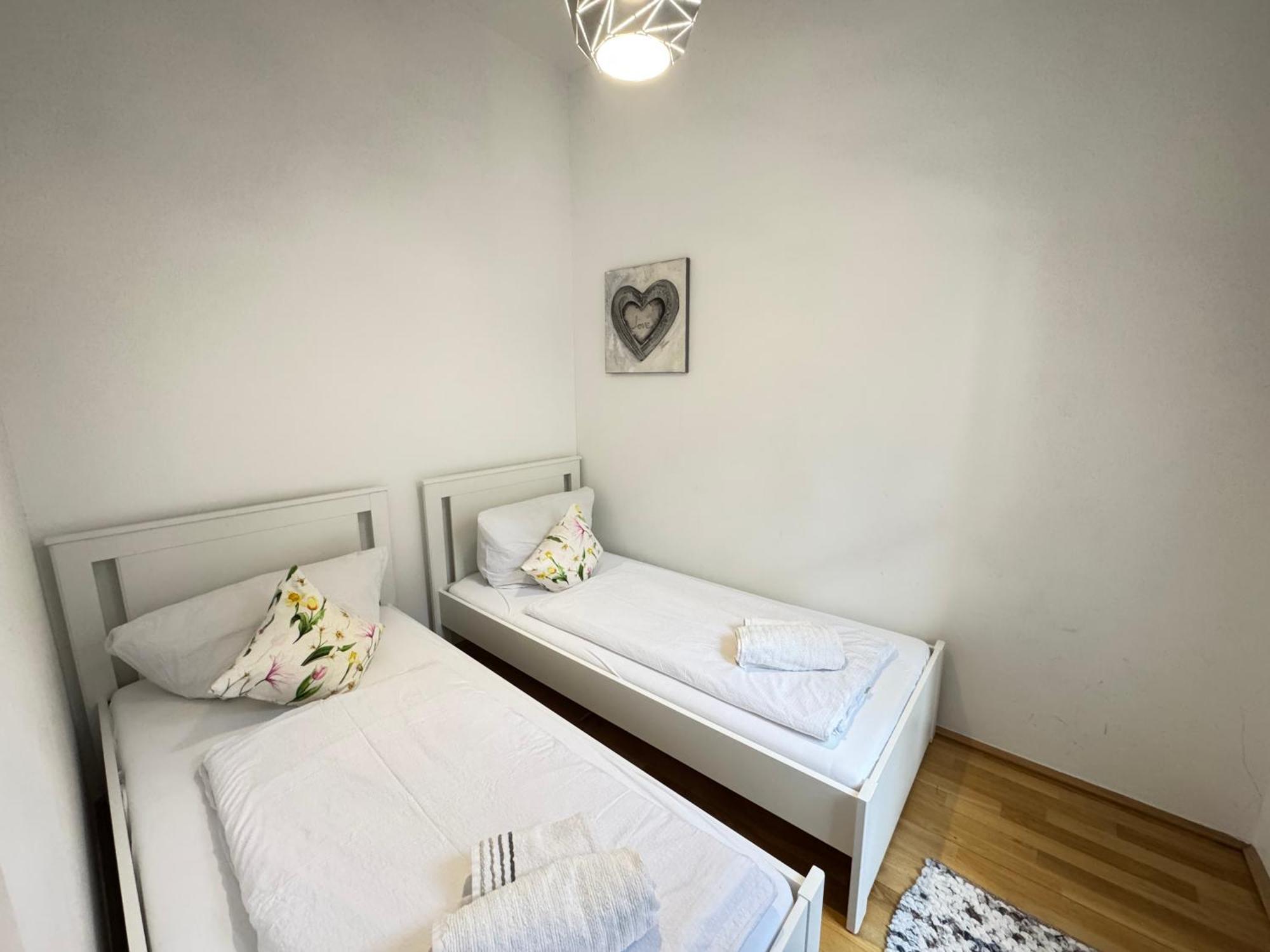 Charming Flat & Balcony Near Central Station L Bg5 Vienna Exterior photo